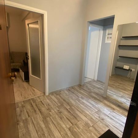 Lovely Apartment/1Bedroom Next To Metro Athens Exterior photo